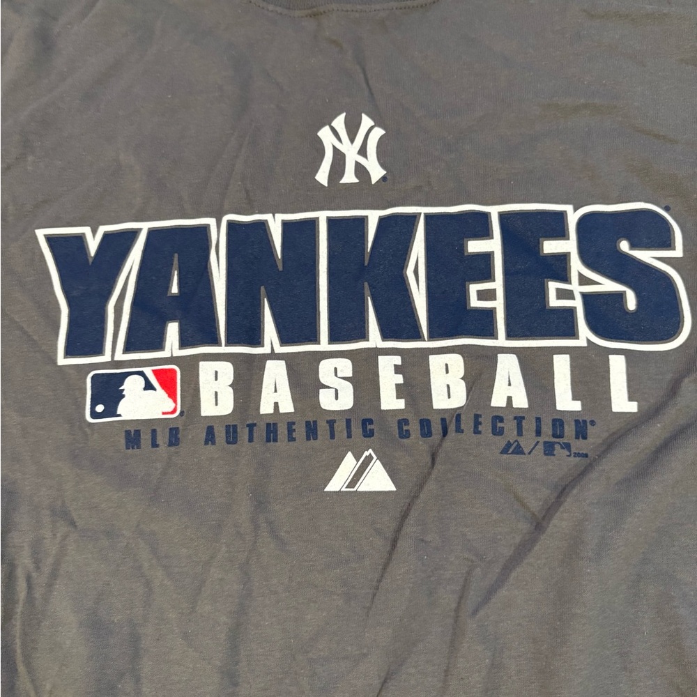 Authentic Collection Majestic New York Yankees Gray Men's Large Short Sleeve Tee - Picture 3 of 8